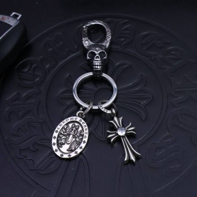 爆款上架］克罗心钥匙扣挂件裤包挂件 做工、质感一流.小细节提升本身整体品味， 搭配起来简直酷毙了. 满满的质感 超级好搭 可以当钥匙扣 也可以当包挂饰 高端大气