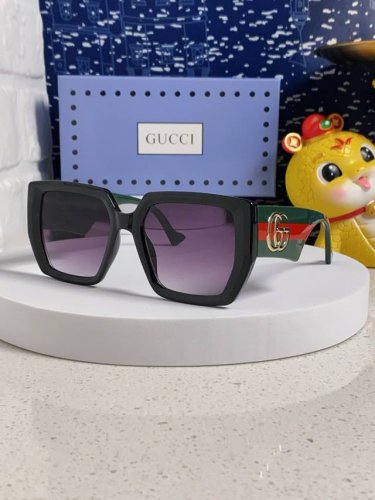 gucci古奇 大框原版电镀 镜腿双 G 大Logo，百搭大爱款，众多欧美明星热爱佩戴 S