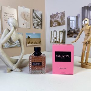 明通品质 明通版华伦天奴罗马女士 朋克甜心100Ml Valentino Donna Born In Roma, 属性：女香 香调：花香东方调 前调：黑加仑粉红