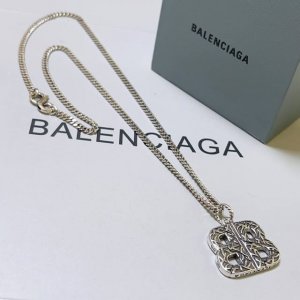 原单货新品 巴黎世家项链 Balenciaga 新款项链专柜一致 细节做工精细 每个细节流程到位 设计工艺精细 火爆款出货 设计独特 复古风格 巴黎世家项链