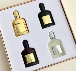 专柜品质 tomford汤姆福特Tf午夜兰花Blackorchid香水兰花系列四件套4Ml*4 一喷就会爱上的味道 俩个字形容 高级 很有质感 各种风格都可以驾