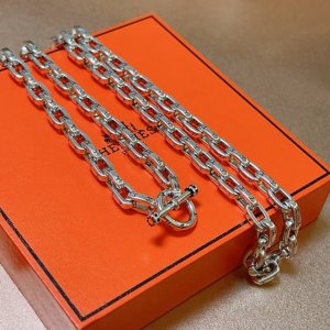 批150。Hermes 爱马仕项链 To项链系列首饰 进口定制.高端链条经典搭配 新品 简单时尚专柜一致 火爆款出货 设计独特 前卫 男女必备款！