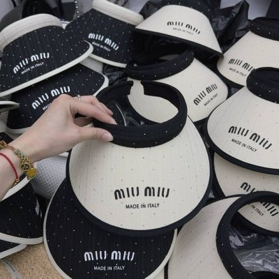 跑量 Miumiu～新款满天星闪钻空顶帽 本年度最佳 巨好看！