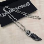 新款 专柜品质 Chrome Hearts克罗心 经典复古羽毛吊坠 经典复古8字形项链 凹凸造型不同的花纹设计风格 呈现出与众不同 十字架 童军花是克罗心的志