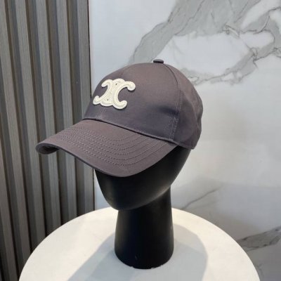 celin* 赛琳Ss新款凯旋门绣花棒球帽帽型完全按照定做。凯旋门图案章仔区别市面版本，大小及圈圈毛质感全部还原。五金调节扣开模定做有Logo标。定做帽子内里L