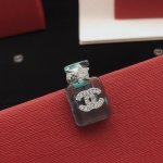 编号Xxz0235 Ch*Nel最新款绿色香水瓶胸针 一致Zp黄铜材质