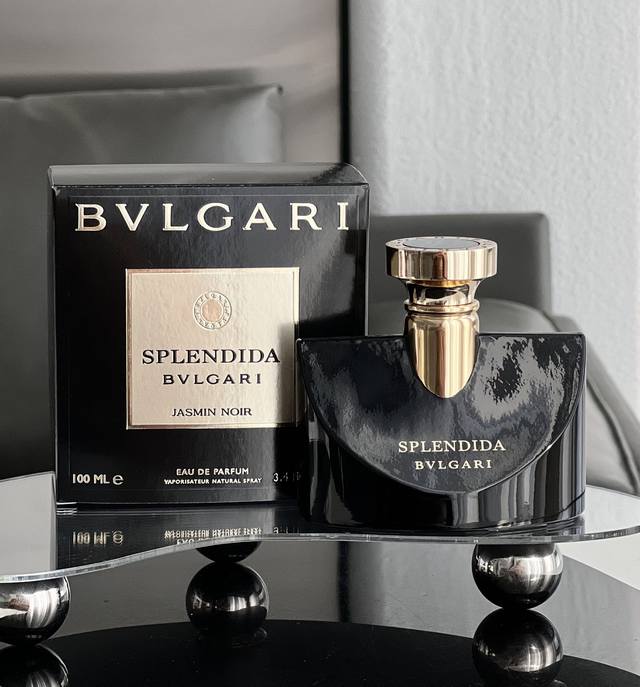 高品质 130 宝格丽花神系列黑瓶魅夜茉香浓香水100Ml 暗夜花园里神秘而迷人的气场女王“夜晚的佳人”非常诱人的花朵，夜深人静，愈发沉醉～余韵萦绕的香氛，飘满