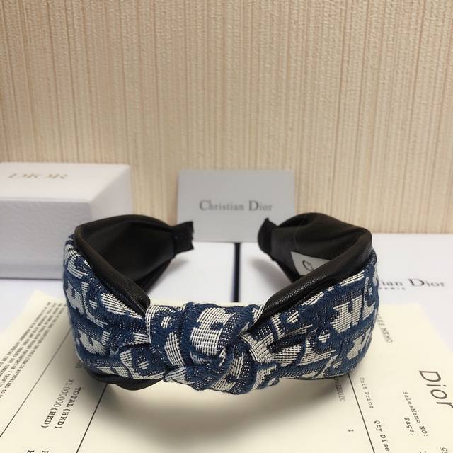 P80一个Dior迪奥 定制款老花拼皮发箍