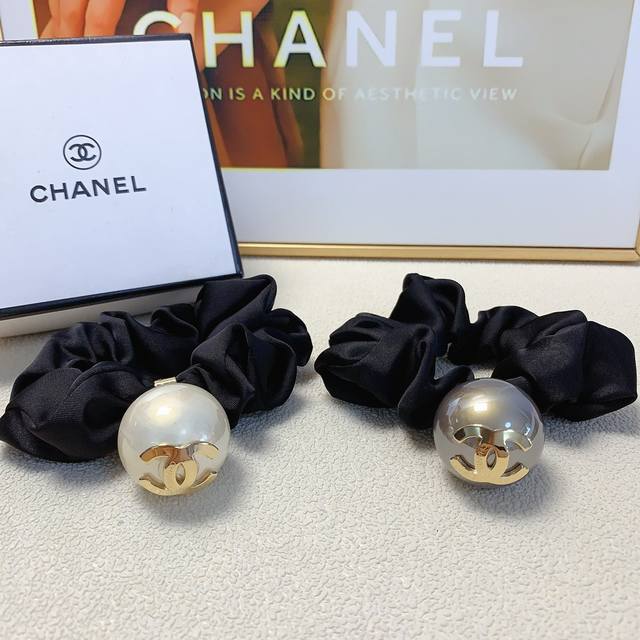P60一个Chanel小香 Chanel皮筋 钛钢珍珠Logo牛仔皮筋发圈 ～气质百搭小仙女必入单品 宝藏款 闭眼入推荐款