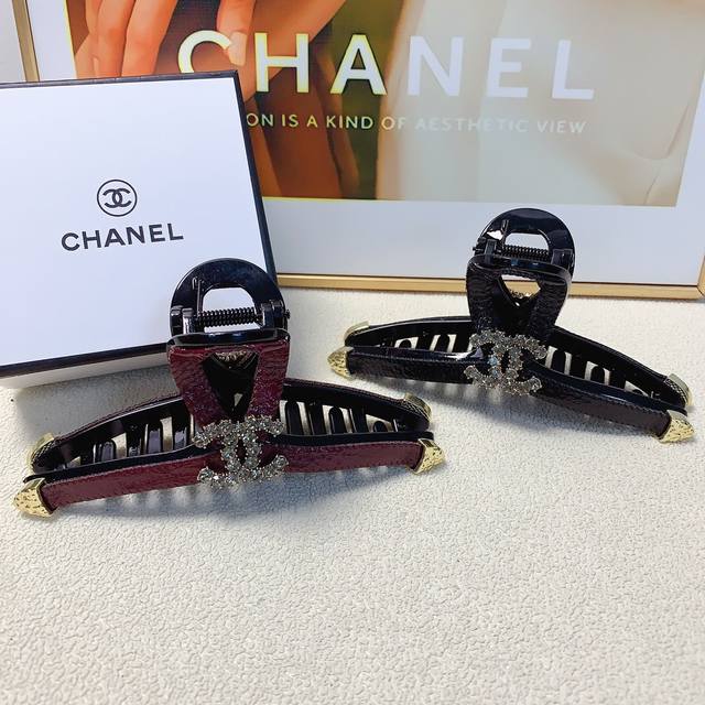 P70Chanel小香 Chanel发夹 新款Logo抓夹 气质百搭 日常精致小单品 小仙女必入单品 宝藏款 闭眼入推荐款 单个配发箍盒