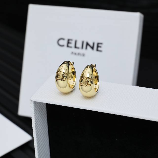 P70Celine 凯旋门爆款圆圈耳环 与众不同的设计 个性十足 颠覆你对传统耳环的印象 使其魅力爆灯