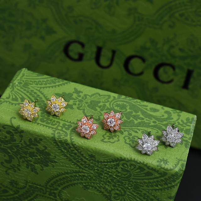 90小号Gucci古驰Gucci Flora系列玫瑰色18K金钻石女士耳钉