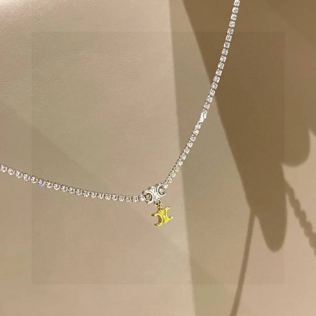 P70Celine赛琳凯旋门满钻细链条项链雕刻凯旋门图案！超炸Chic感 ，简洁百搭、文艺个性，带给你时髦体验 墙裂推荐！夏天非常好搭配的一款项链，