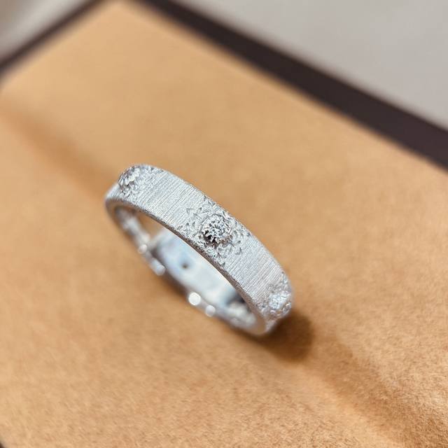 120 A5276 独立设计师款 火爆时尚圈 精致 六钻 拉丝 戒指高端定制手工拉丝抛光 S925纯银微镶顶级工艺 18K镀金 网红达人 时尚一族必备单品 上手
