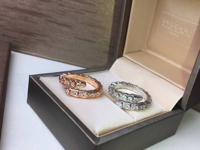 P60 Bvlgari 宝格丽 满钻蛇形戒指～爆款亚金版最新版本蛇戒 细版妖娆的蛇形设计 饰以明亮钻石 更彰显女人味 细节做工精细 亚金电镀18K金工艺#678