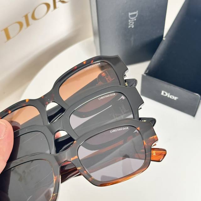 P180 细节图 Dio*Model：Dioroblique S2I