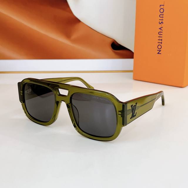 P180 Louis Vuitto* Mod: Z2613E Size：54-22-140