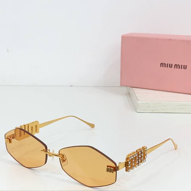 P210 Miu Miu Model:Smu 5692Ts Size：50口18-140