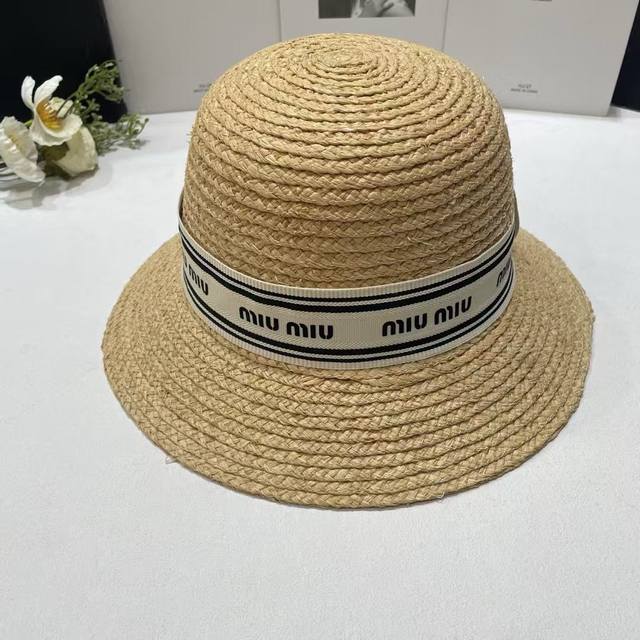 跑量80 Miu～夏款盆帽 拼色装饰，好看优雅，佩戴轻盈舒适！ 头围58Cm 可调节！