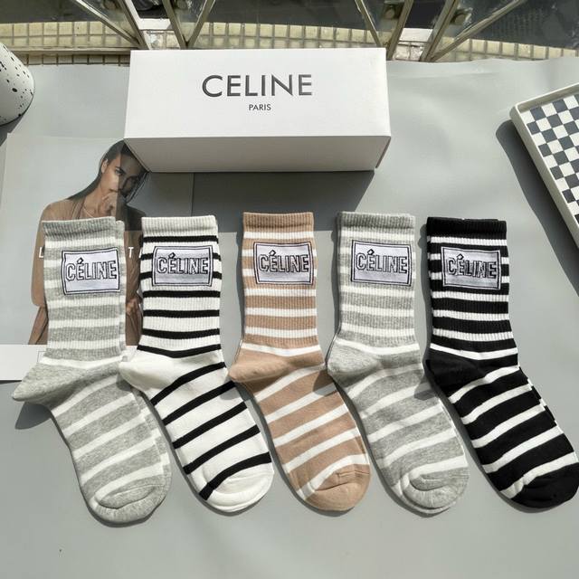 P60 配包装 一盒五双 Celine 赛琳高品质超级爆款网红袜子Ce家官网同步刺绣字母中筒袜，Ins明星网红推荐火爆至极纯棉材质，轻薄柔软透气，四季通用，欧美
