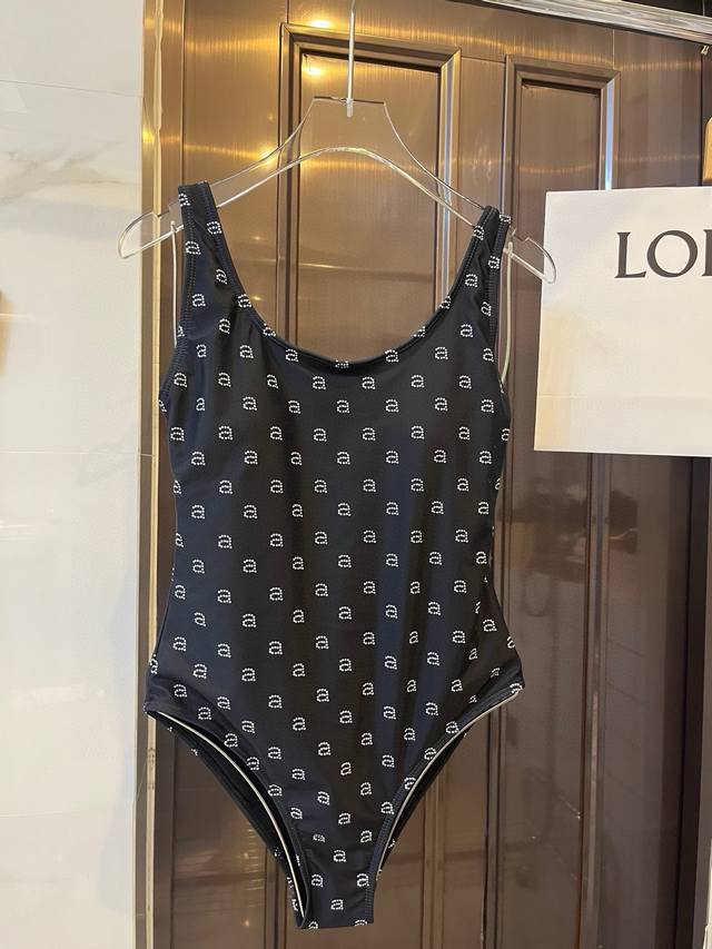 特 P100￥P 压力山大王新款比基尼泳衣 有胸垫 S.M.L Xl