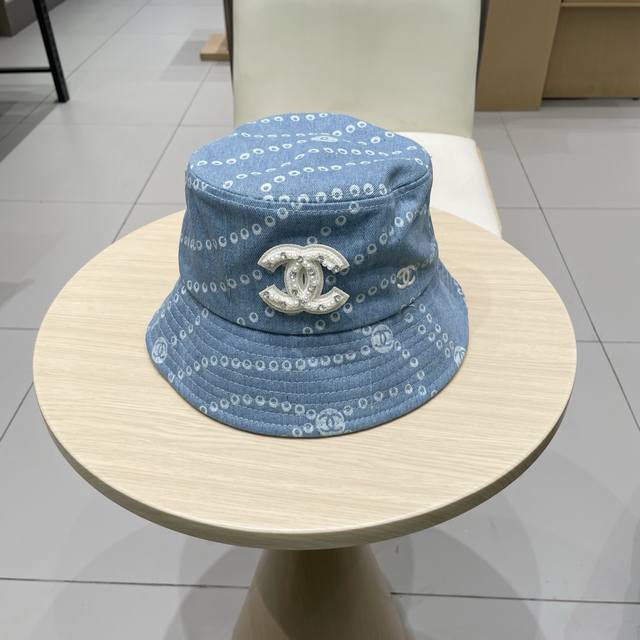 P80 Chanel香奈儿蓝色珍珠牛仔渔夫帽