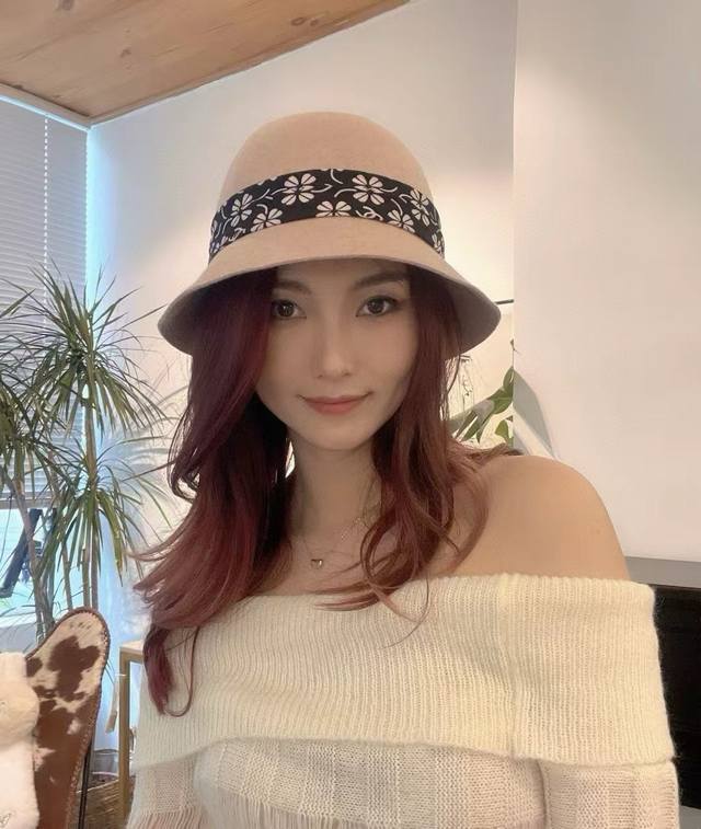 120￥P Chanel香奈儿羊毛盆帽