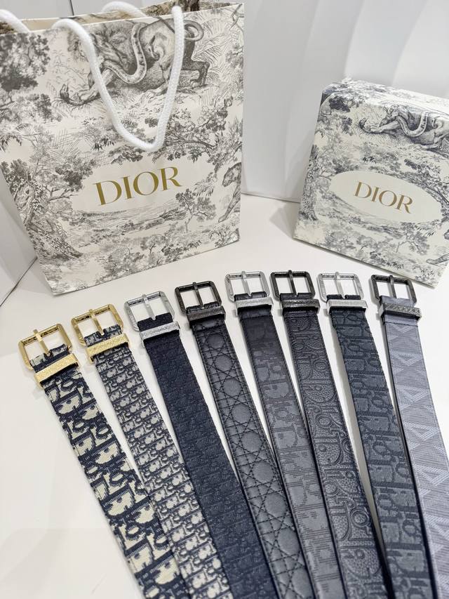 Dior-迪奥 特制时尚新潮花纹配小牛皮 针扣男士腰带 时尚百搭款。宽度3.5。 P220