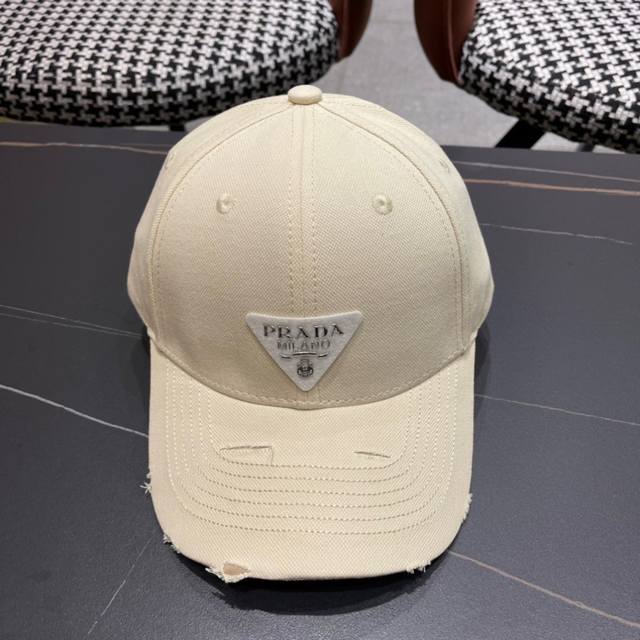 70 普拉达 Prada 新品棒球帽时尚潮流，高端做工！细节看实拍哦