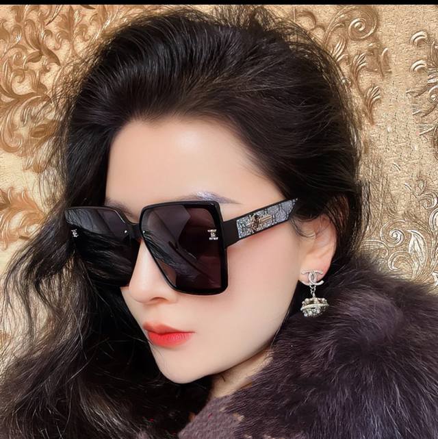 P80 2025新款 爱马仕女士偏光太阳镜 宝丽来高清镜片高品质Tr-90镜框 时尚百搭！ 型号：H7200