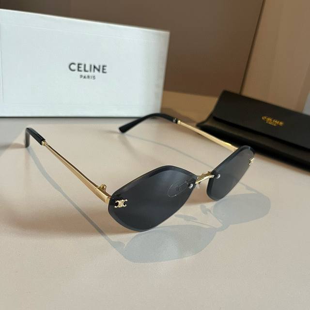 100￥P Celine赛琳猫眼墨镜