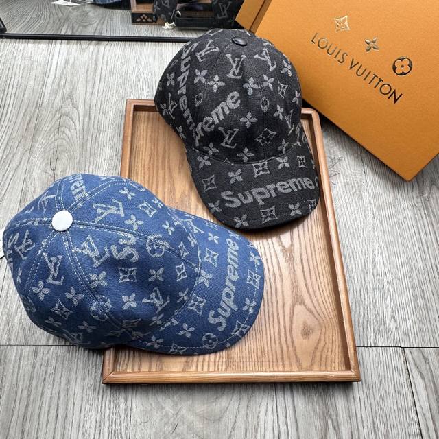 ￥ P70。L家。Lv&Supreme联名包边款 超A品质 最新款！时尚潮流，高端做工！每一个帽子都是用心之作！牛津材质！头层牛皮！配盒子、防尘袋、非一般的品质