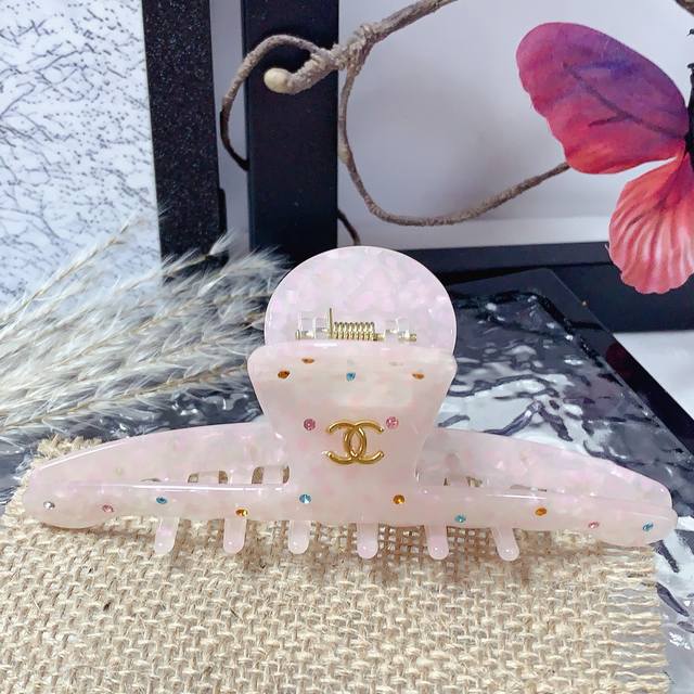 P60 Chanel小香 西太后抓夹 合集 Chanel抓夹 粉色彩钻Logo抓夹 气质百搭 日常精致小单品 小仙女必入单品 宝藏款 闭眼入推荐款 单个
