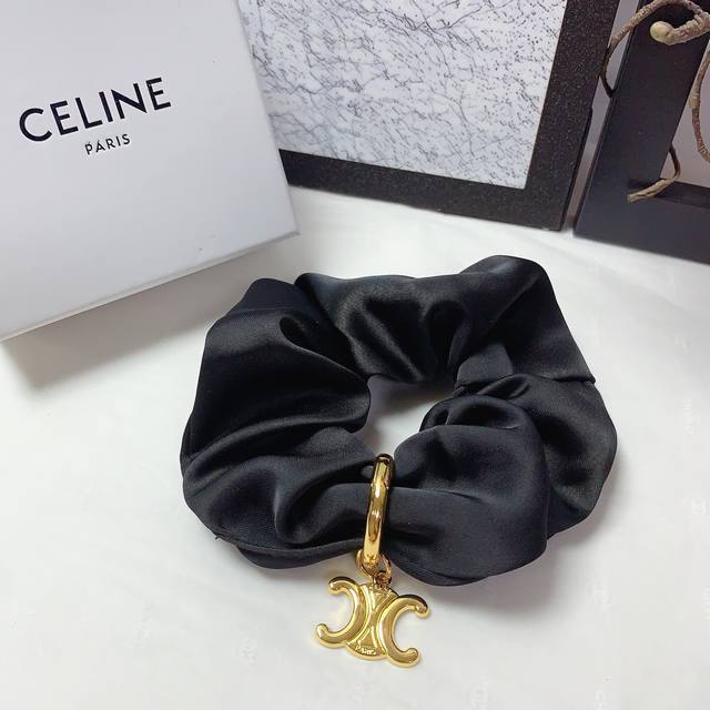 P50 Celine赛林 Celine发圈 绸缎皮筋发圈钛钢Logo气质百搭小仙女必入单品 宝藏款 闭眼入推荐款 单个