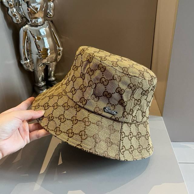 70 Gucci古奇经典款老花渔夫帽，男女通用，头围57Cm