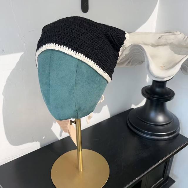 110￥P Miumiu缪缪三角巾，官方款