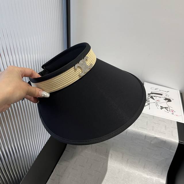 80￥P Celine赛琳发箍遮阳帽
