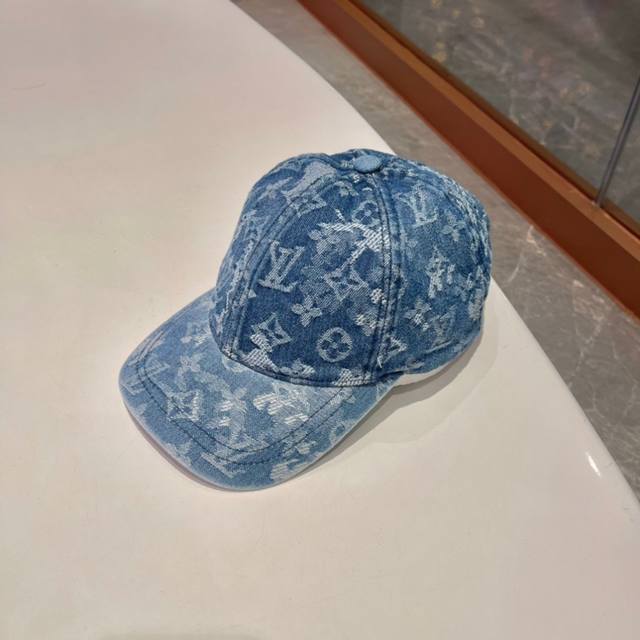 P60 Louivuittonlv专柜新款路易威登家牛仔棒球帽，简单大方 男女通用遮阳帽，