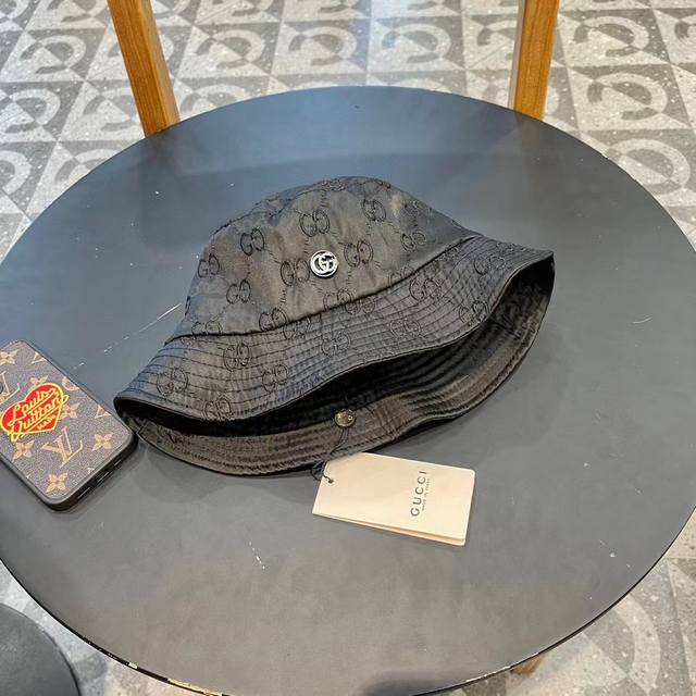 P80 Gucci古奇 专柜新款简约刺绣款渔夫帽，很潮！休闲运动款，经典制作，超级好搭衣服！