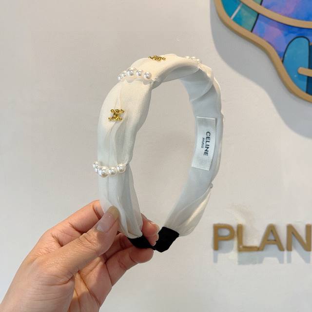 配包装 P60 Celine 赛琳 新款网纱珍珠编织简约发箍，佩戴舒适无压力，复古高级感头箍！非常时尚百搭！女神必备！