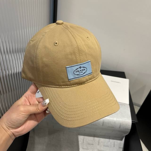 70￥P 普拉达Prada2025新款鸭舌帽，男女通用、头围57Cm