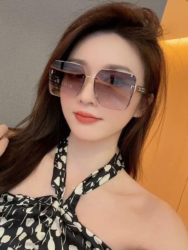 P90 Dior-迪奥尼龙偏光太阳镜 2025开春新款 潮流爆款 时尚方框偏光太阳镜 高品质 佩戴舒适 网红潮款墨镜 女士高清尼龙偏光太阳镜 高品质Tr镜框 型