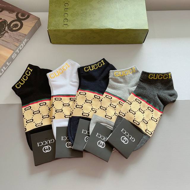 配包装 P50 一盒5双 Gucci 古奇 Ins超火爆小单品男款袜子，纯棉面料，潮人必备 ，Gucci 爆款，经典双G袜，个性时尚百搭款，你值得拥有哦
