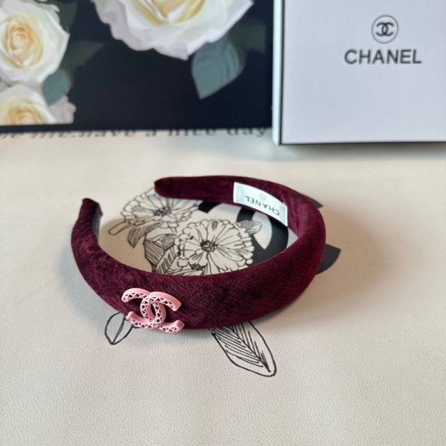 特 P60 配专柜包装 Chanel 香奈儿 最新蝴蝶结发箍 小仙女快入手 特殊材质 不嘞头 可盐可甜～