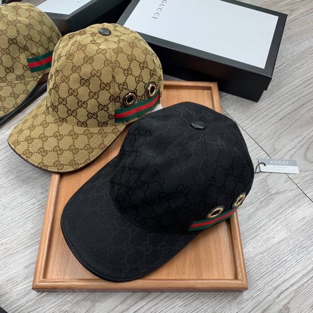 ￥ P80。G家。织带款-双孔 超A品质 最新款！时尚潮流，高端做工！每一个帽子都是用心之作！牛津材质！头层牛皮！配盒子、防尘袋、卡片！非一般的品质，细节也很重