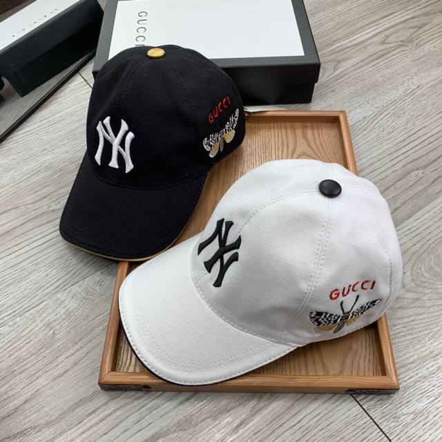 ￥ P80。G家。G & Ny 蝴蝶刺绣 超A品质 最新款！时尚潮流，高端做工！每一个帽子都是用心之作！牛津材质！头层牛皮！配盒子、防尘袋、卡片！非一般的品质，