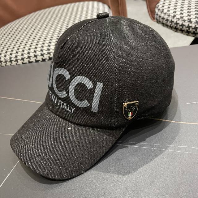 P70 棒球帽古奇Gucci原单品质火爆来袭 工艺非常精美 高档大气上档次！低调奢华，方便携带！跑量！