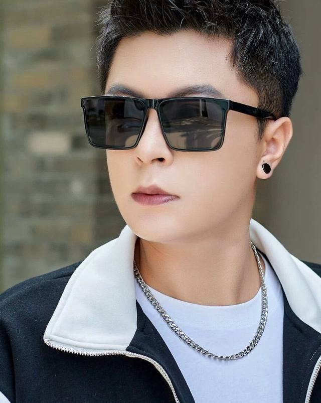 P80 Gucci古奇 新款连体驶驾镜墨镜出行必众备多明星同款 太阳镜 男女太士阳镜飞行 型号：G4357