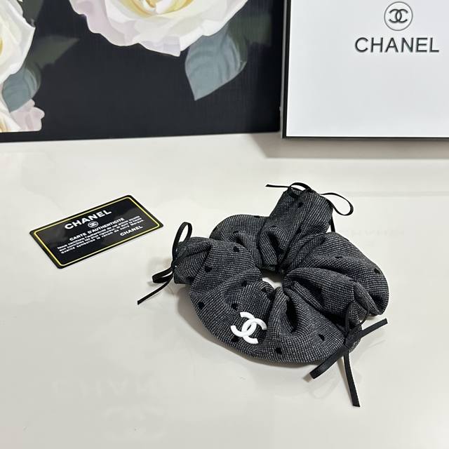 特 P60 单个 配全套包装 Chanel 香奈儿 爆款蝴蝶结真丝发圈，专柜款出货 一看就特别高档 超级百搭 必须自留