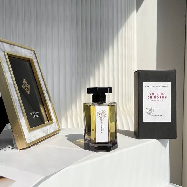 高品质/120 阿蒂仙白标小偷玫瑰淡香水100Ml 阿蒂仙小偷玫瑰之香，你是我最初及永恒的爱，上瘾的香水 阿蒂仙的小偷玫瑰，相比于它家的网红款不怎么受到关注的一